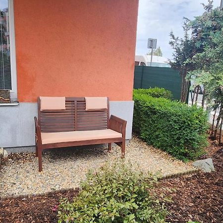 Bastien Studio Near Airport Praga Zewnętrze zdjęcie