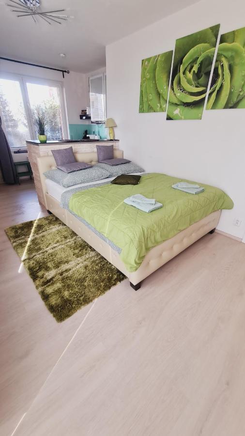 Bastien Studio Near Airport Praga Zewnętrze zdjęcie