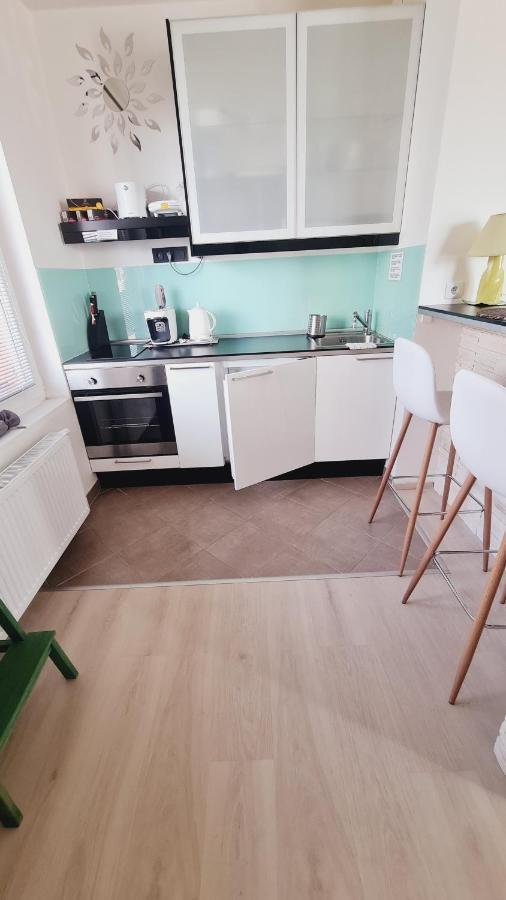 Bastien Studio Near Airport Praga Zewnętrze zdjęcie