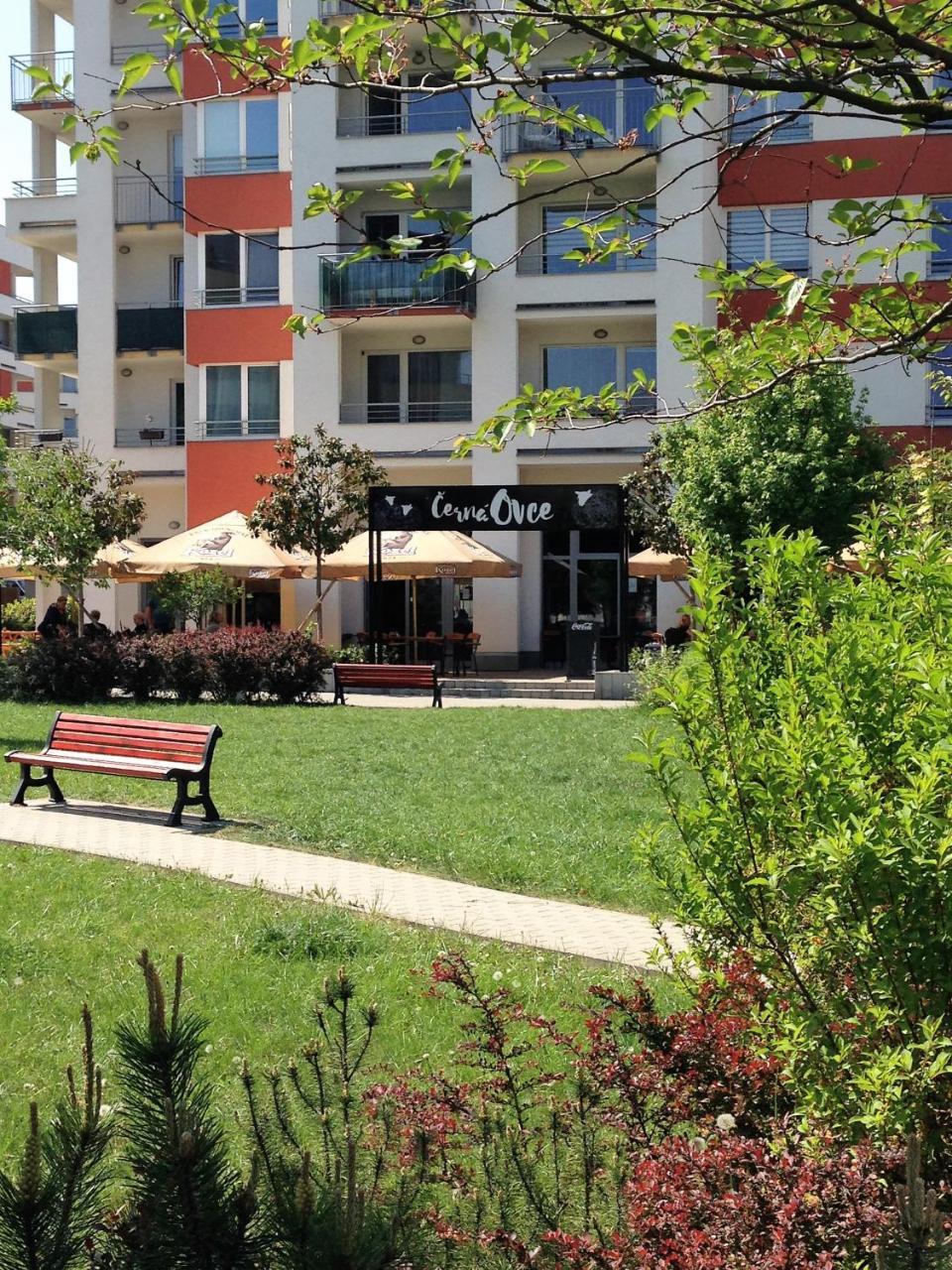 Bastien Studio Near Airport Praga Zewnętrze zdjęcie