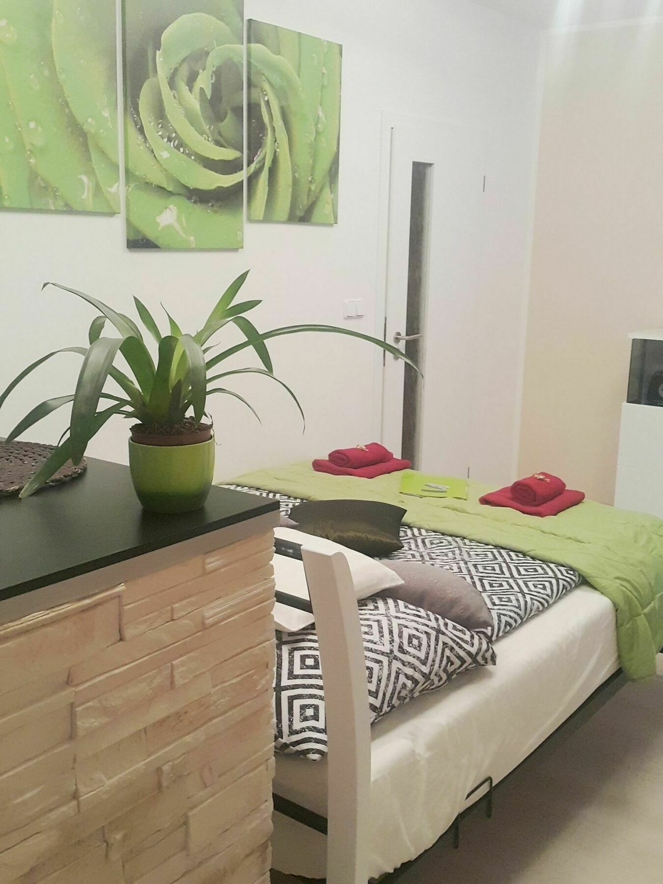 Bastien Studio Near Airport Praga Zewnętrze zdjęcie