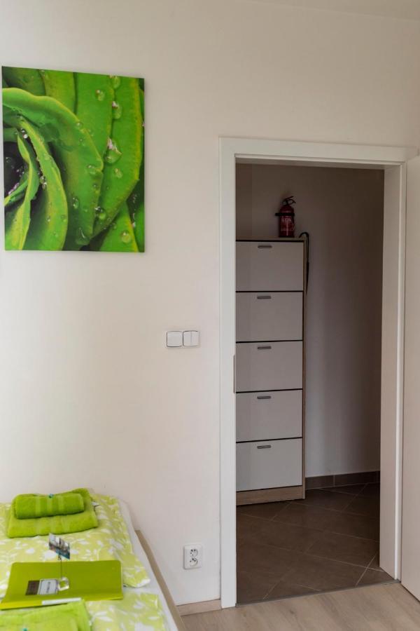 Bastien Studio Near Airport Praga Zewnętrze zdjęcie